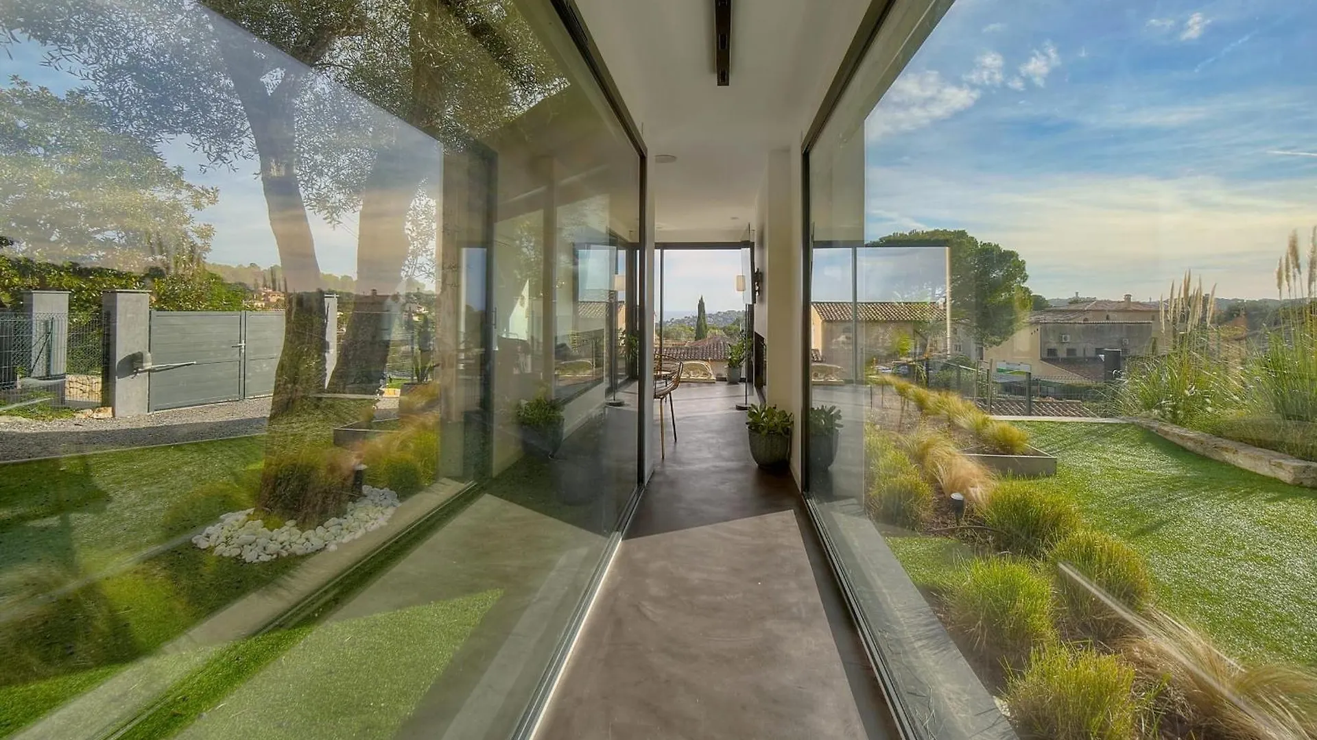 Immogroom - Superbe Villa - Piscine - Vue Mer - Parking - Clim Vallauris